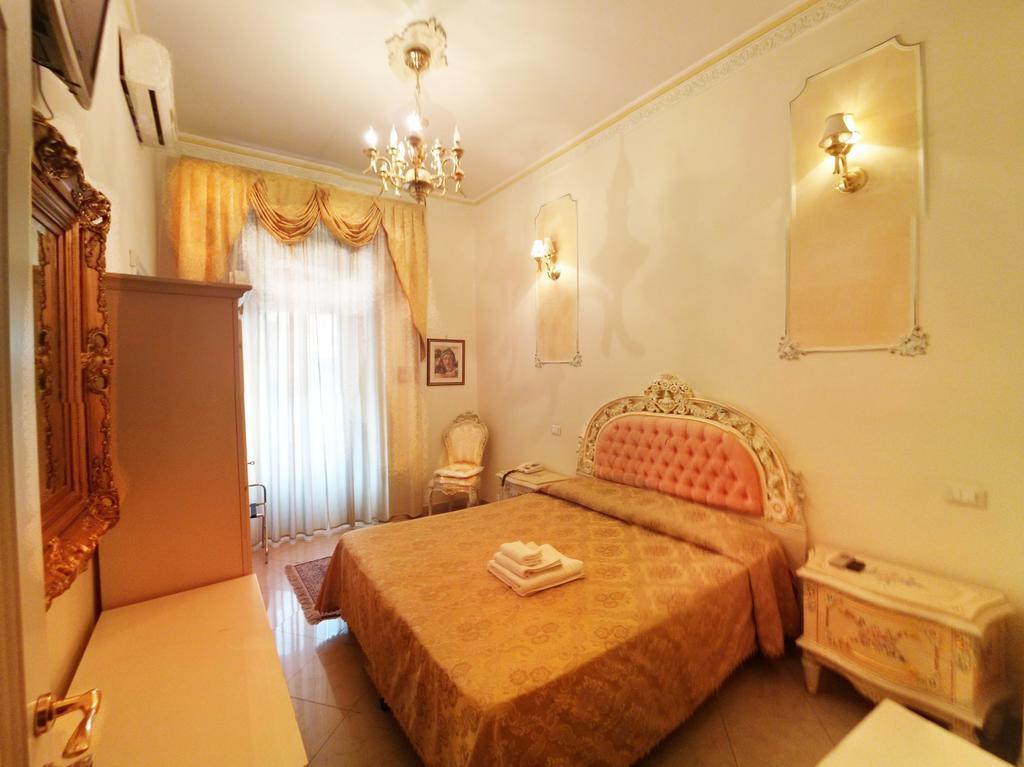 Imperial Rooms Luxury pensión Roma Habitación foto
